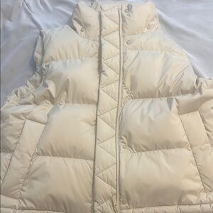 Lululemon Wunder Puff Cropped Vest!